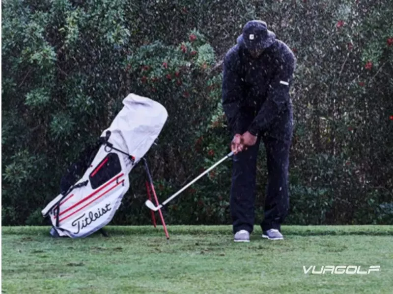 Áo mưa golf Titleist
