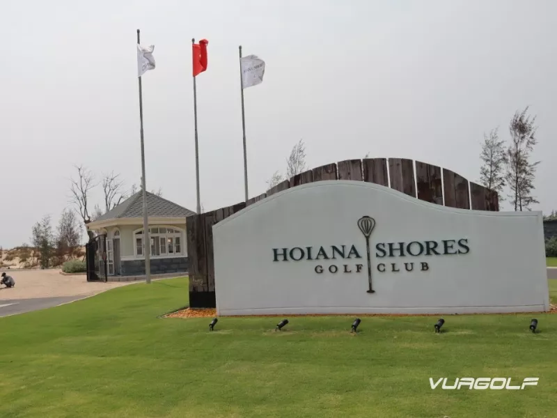 Giá và thời gian hoạt động sân golf Hoiana