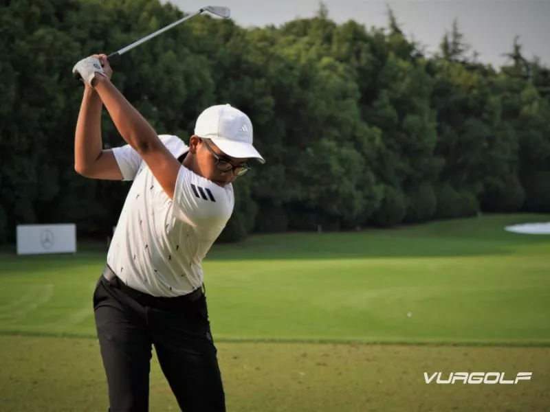 golfer Nguyễn Bảo Long truyền cảm hứng