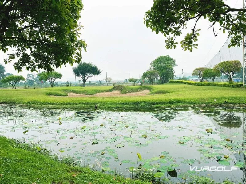 Cảnh quan sân tập golf Đảo Sen 