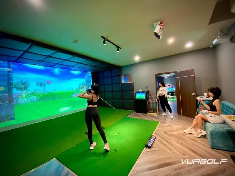 Giảng viên tại phòng tập golf 3D Nguyễn Chí Thanh